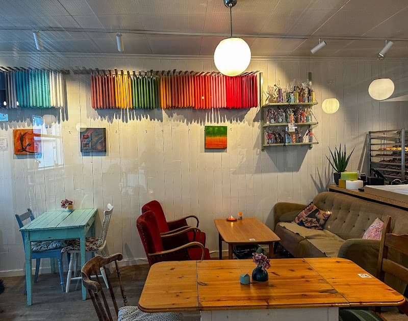 Henningsvær Lysstøperi & Cafe
