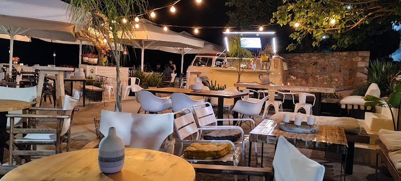 Lythos Cafe and Bar