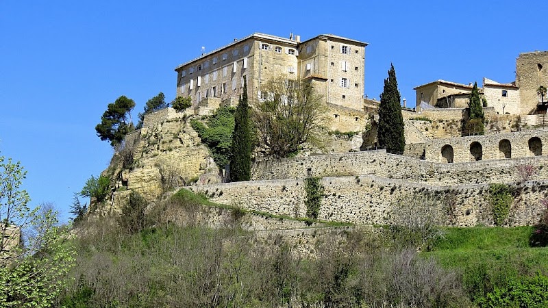 Chateau de Lauris