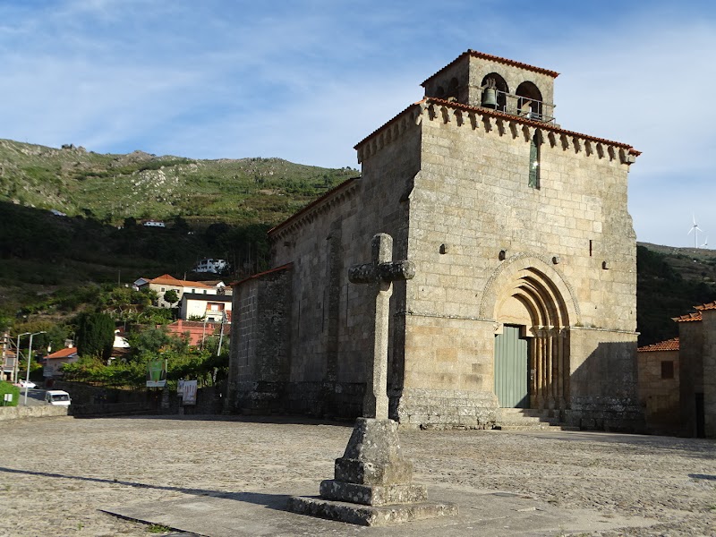 Igreja de Sao Martinho de Mouros